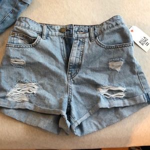 Brand new billabong shorts !!